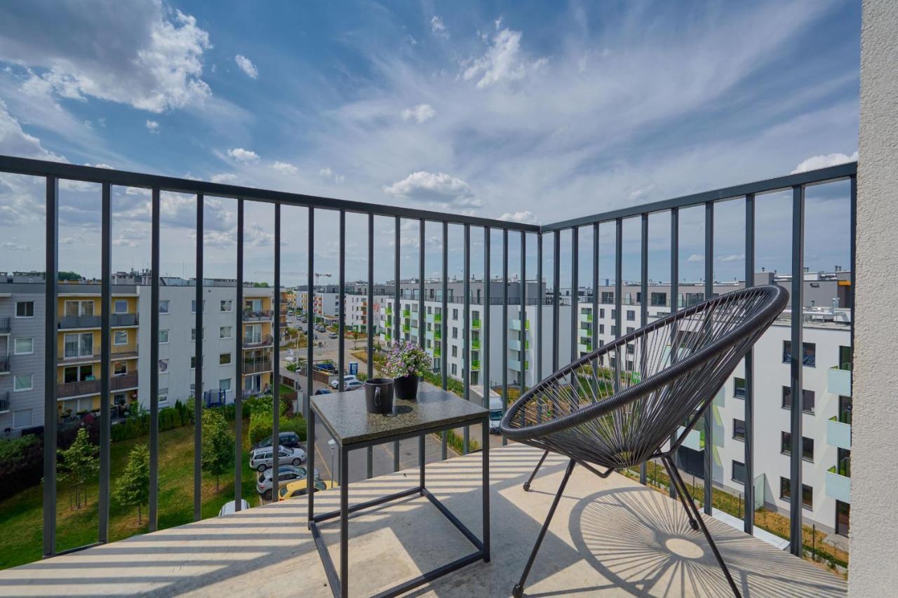 Exclusive Apartment With Balcony & Parking Wroclaw By Renters Prestige Exteriör bild