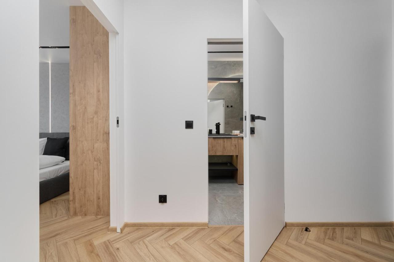 Exclusive Apartment With Balcony & Parking Wroclaw By Renters Prestige Exteriör bild