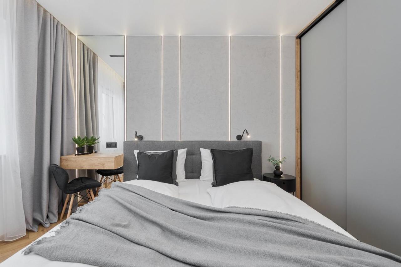 Exclusive Apartment With Balcony & Parking Wroclaw By Renters Prestige Exteriör bild