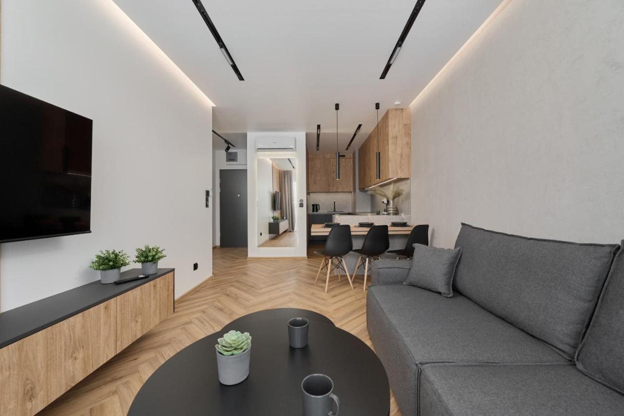 Exclusive Apartment With Balcony & Parking Wroclaw By Renters Prestige Exteriör bild