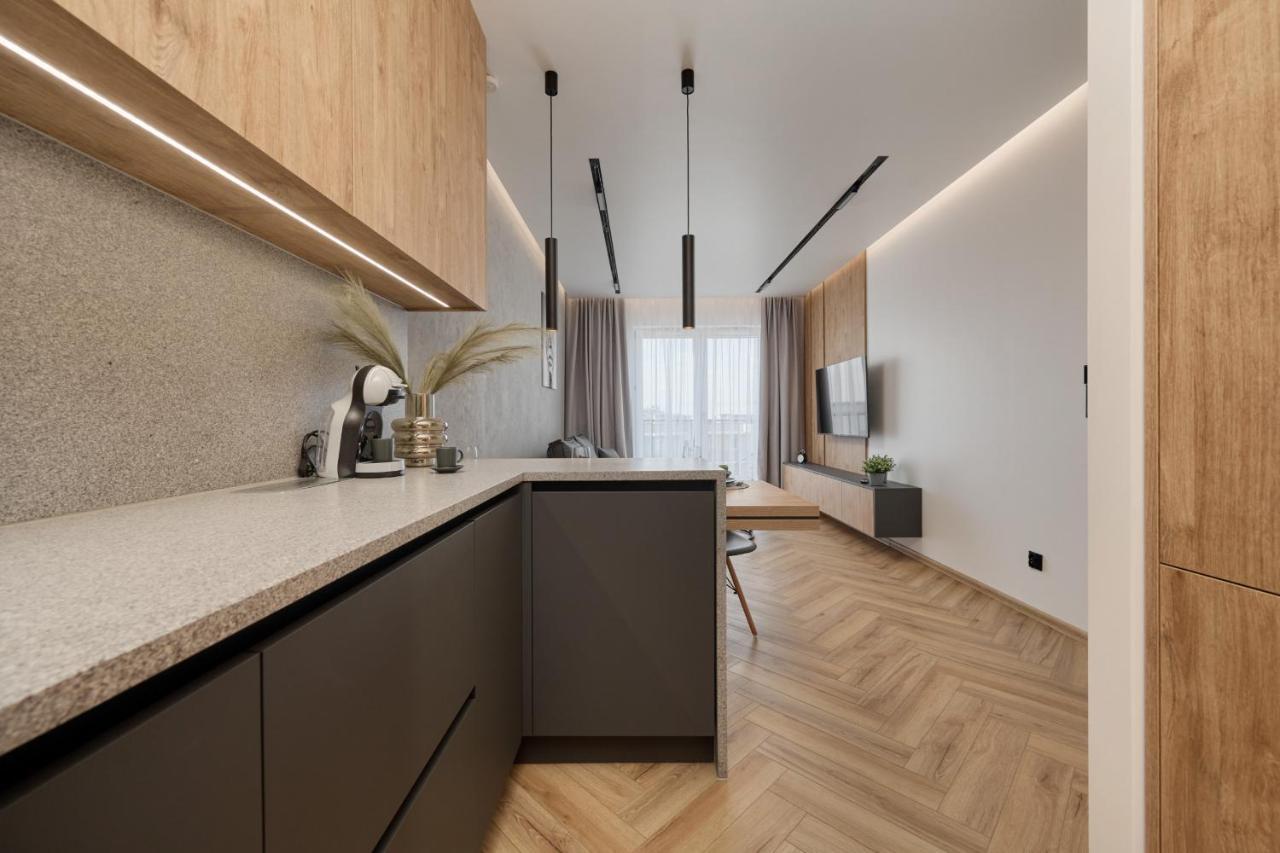 Exclusive Apartment With Balcony & Parking Wroclaw By Renters Prestige Exteriör bild
